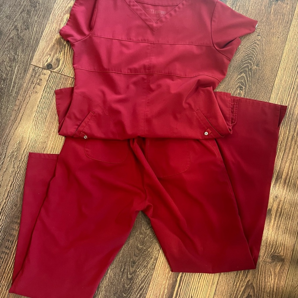 Women's scrubs
